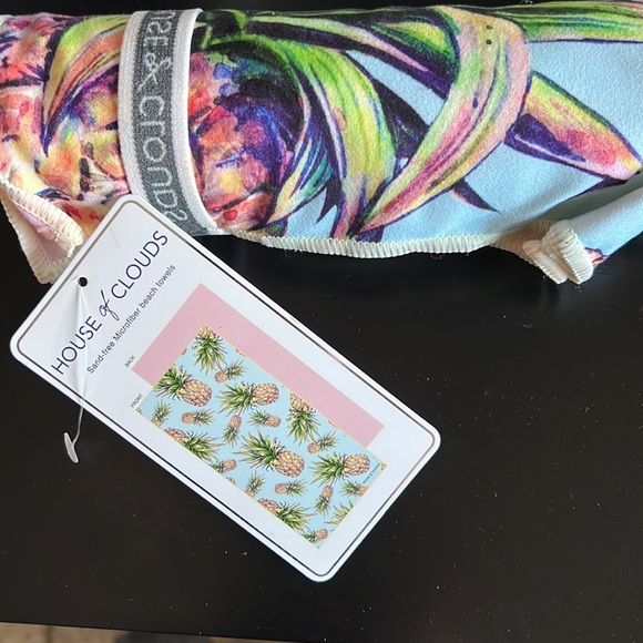 3/$39  - for @arynrene sizes: 1C, 1F, 1K - House of Clouds Beach Towels - Picture 9 of 10